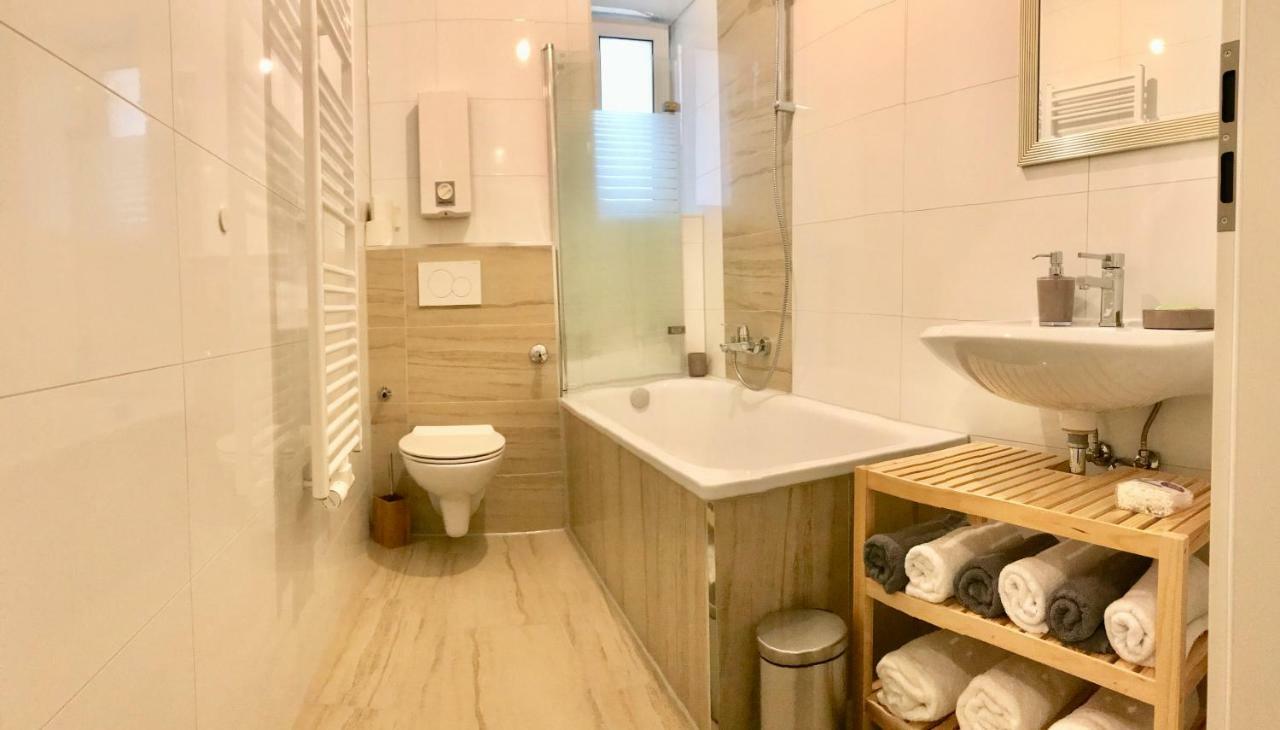 Apartments - Free Parking - Wifi - Kitchen Essen Kültér fotó